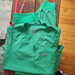 Like new Figs jogger set!!!!